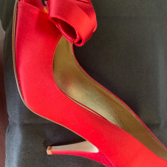 kate spade Clarice Red Satin 8.5M - Picture 3 of 5